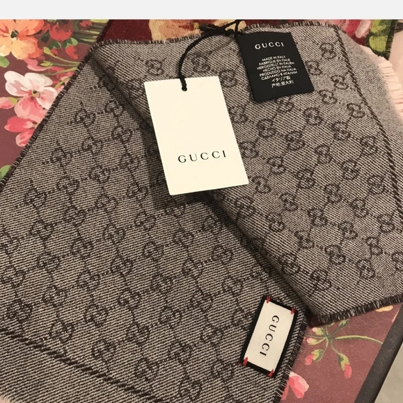 Gucci Blooms Floral GG logo Reversible Wool Scarf BNIB NWT - Picture 5 of 10